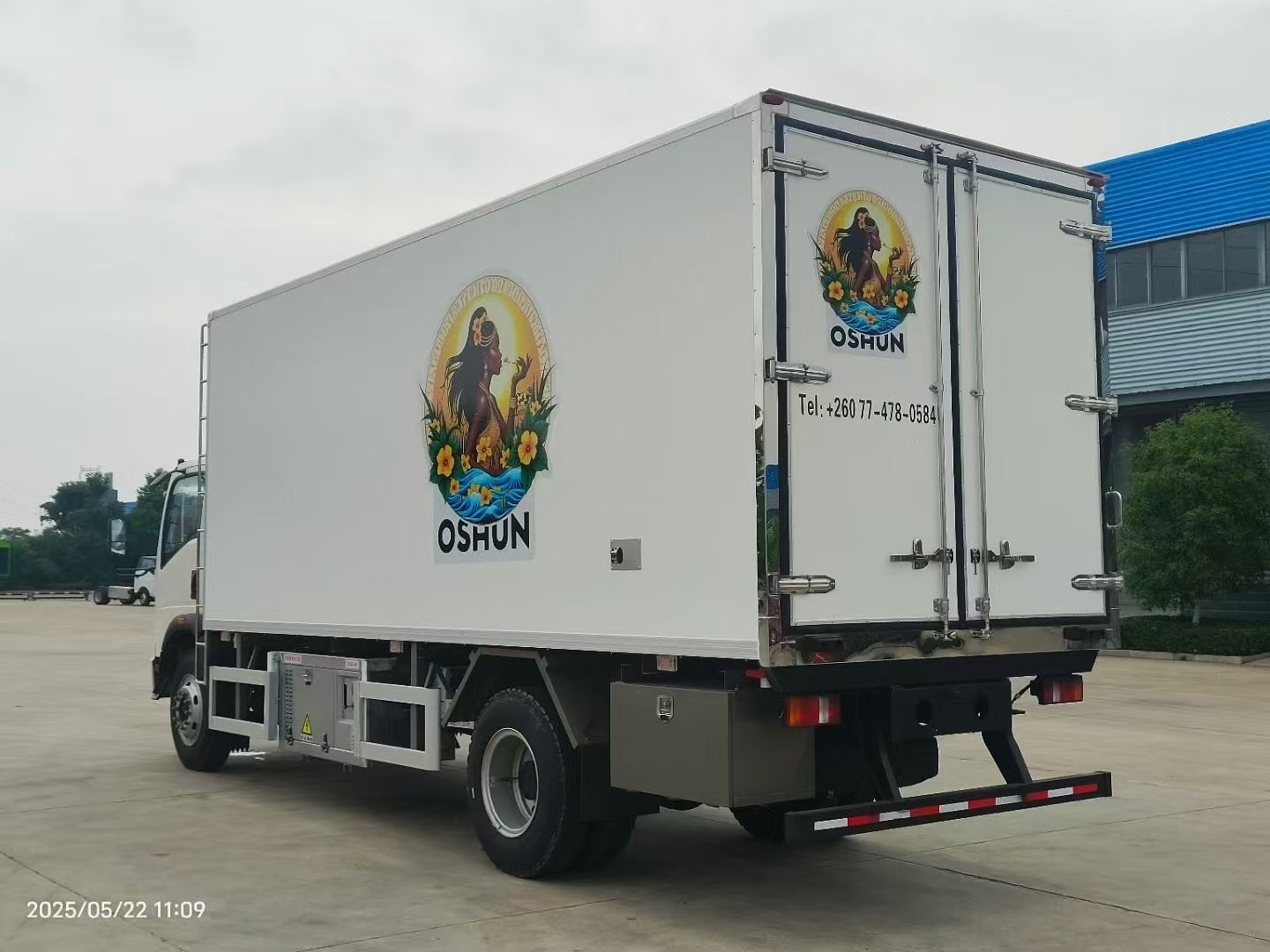 10tons SINOTRUK HOWO reefer trucks for sale