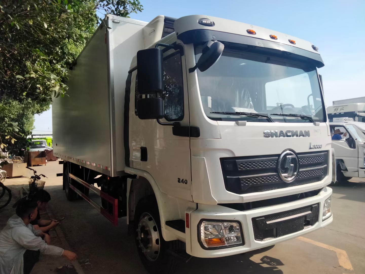 shacman refrigerated truck