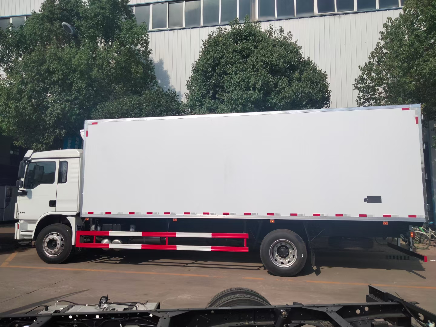 15tons shacman refrigerated van truck for sale
