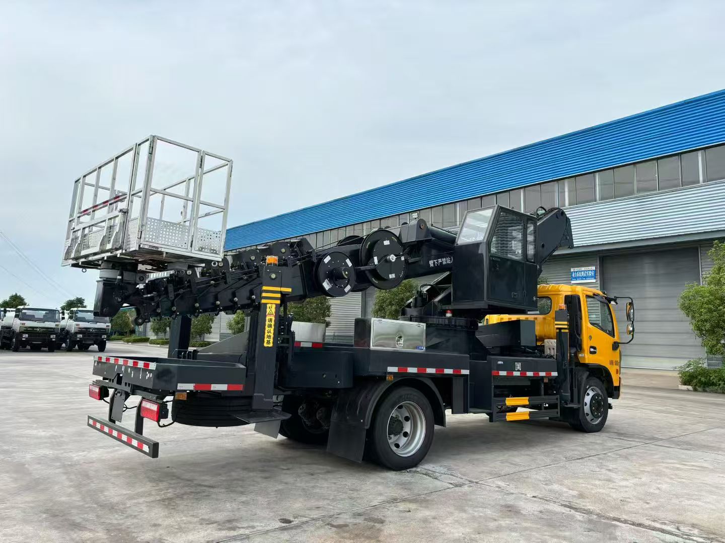reliable 45 meter aerial work platform vehicle for sale