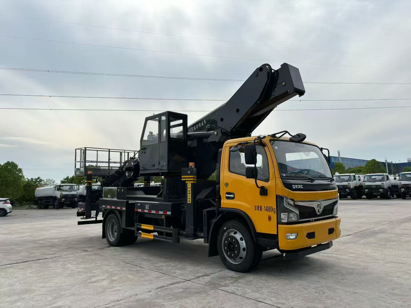 bucket truck