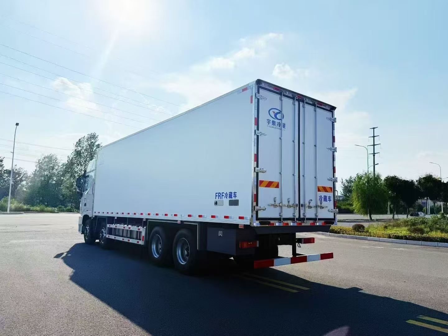 new refrigerated van for sale-fridge truck-9.6-meter refrigerated truck