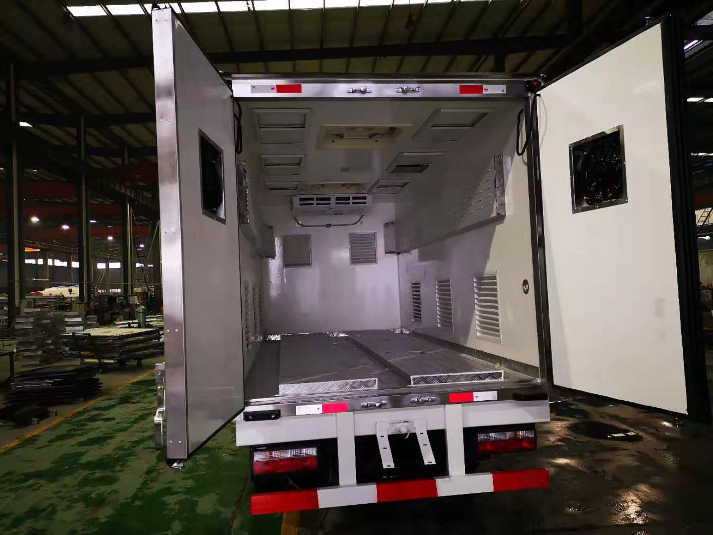 poultry chicks truck
