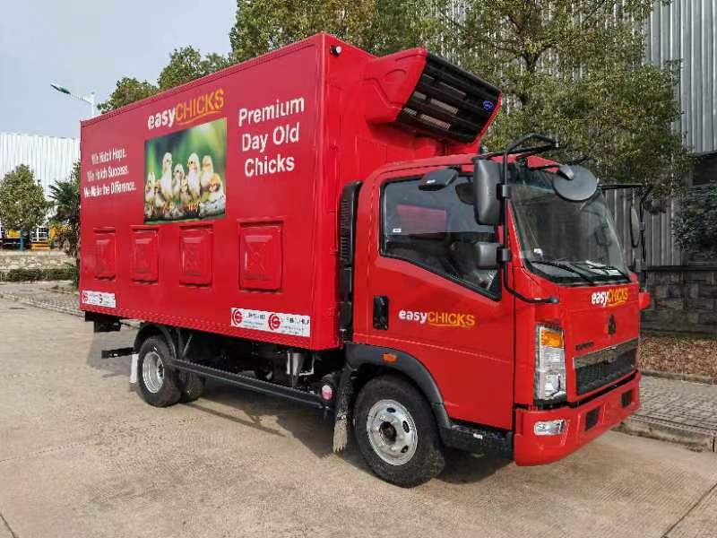 30000 capacity SINOTRUK HOWO Poultry day old broilers transported truck