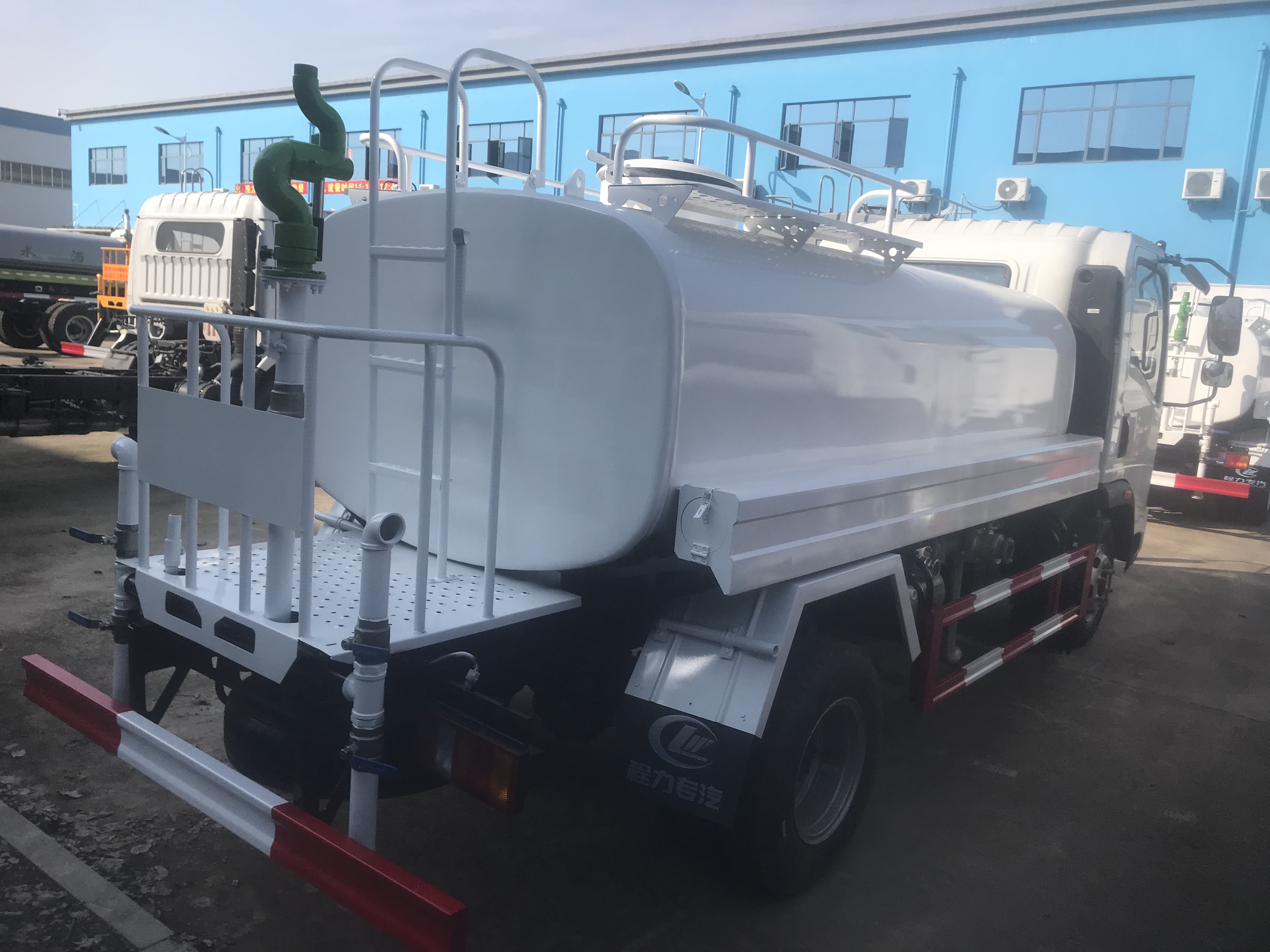 water tanker truck
