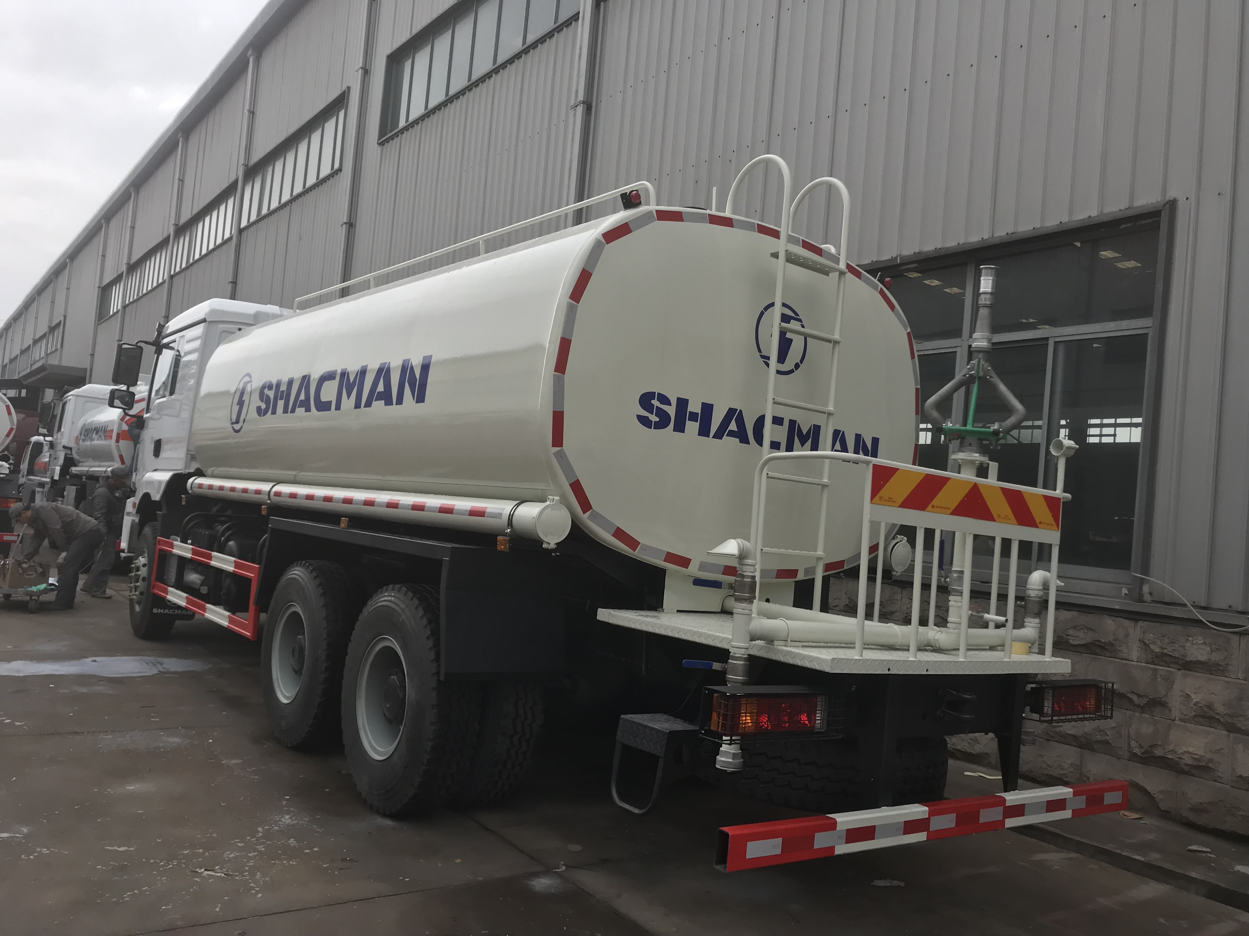 20kl-24kl-shacman-portable-water-truck-for-sale