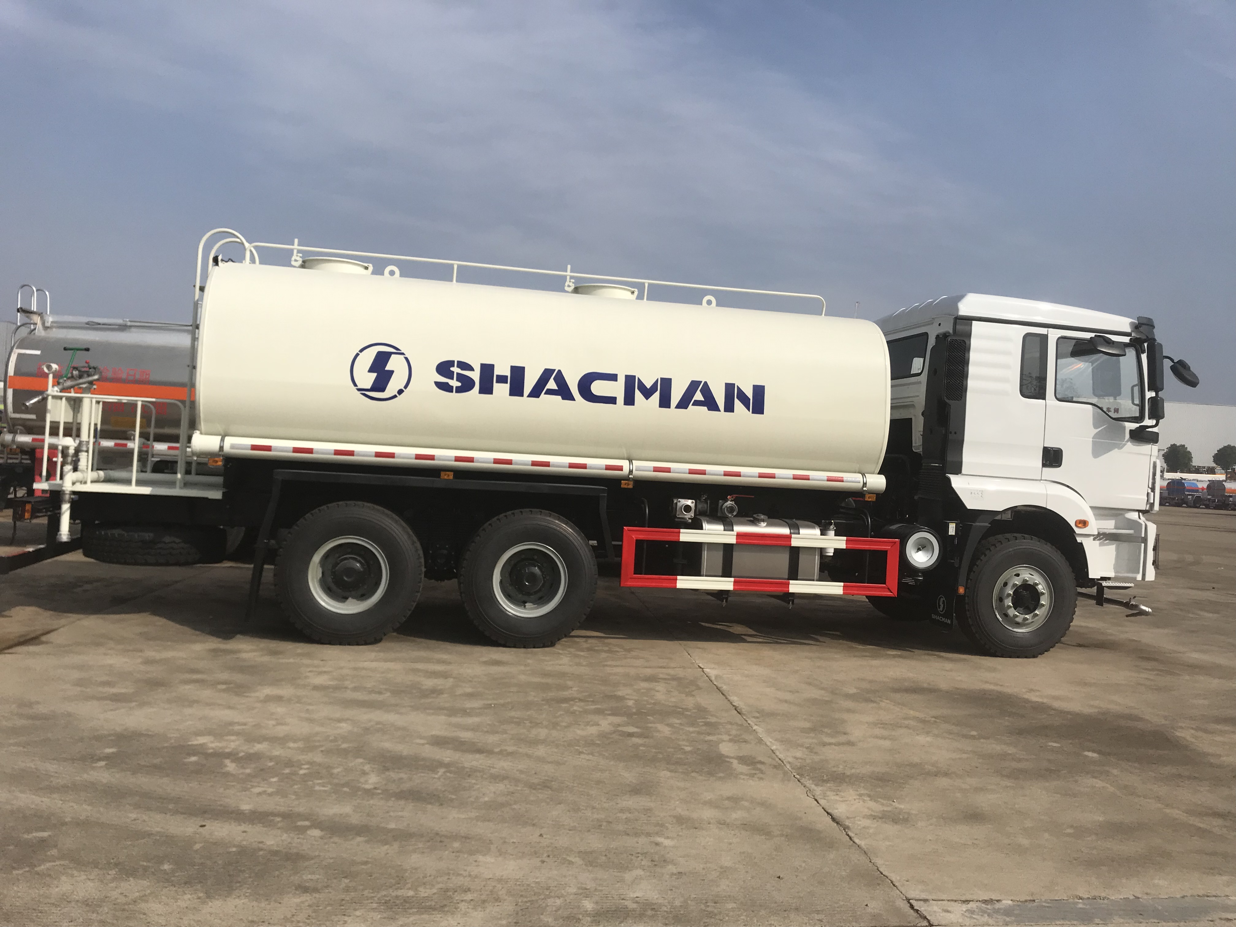 20kl-24kl-shacman-portable-water-truck-for-sale