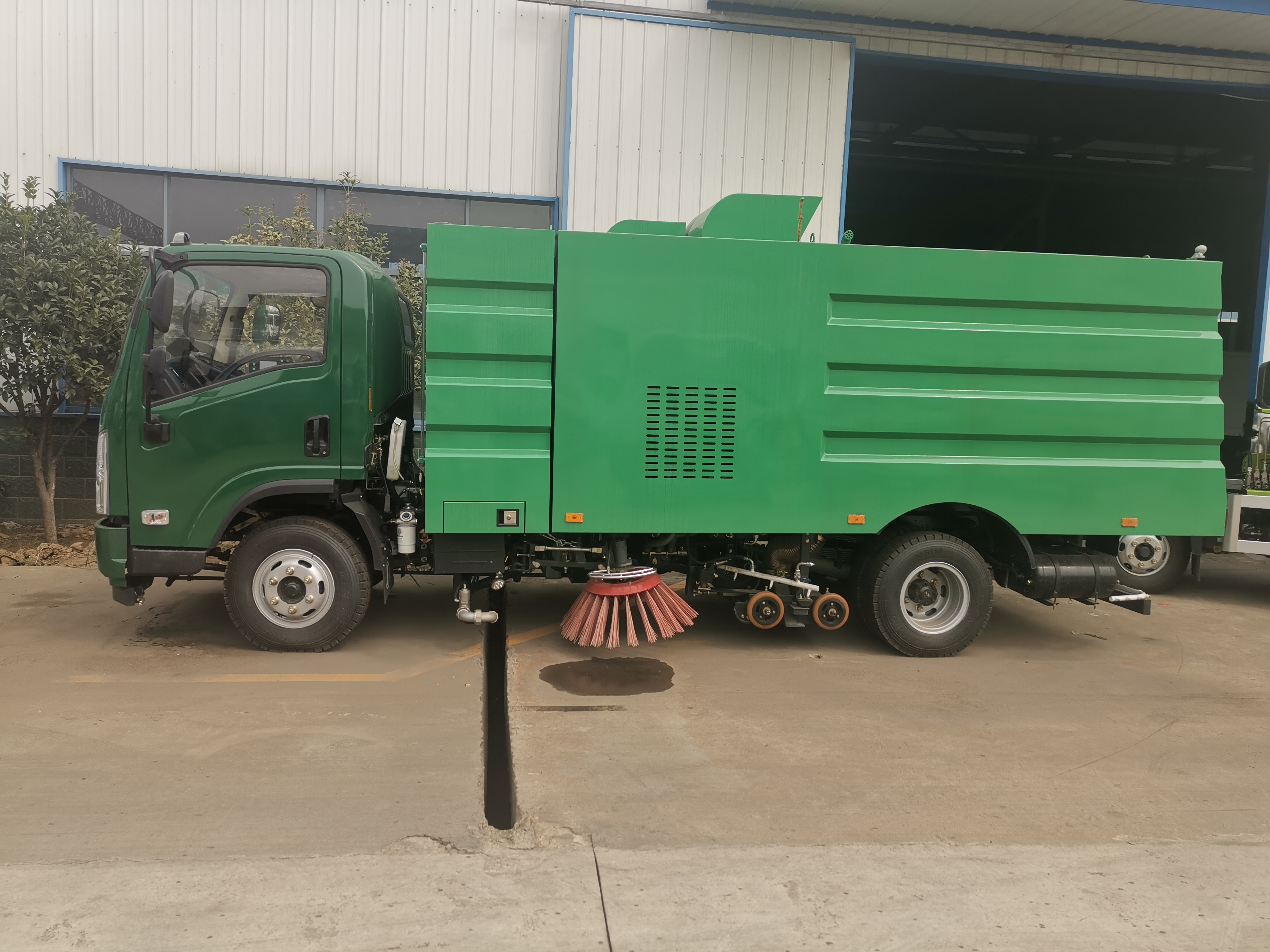 shacman brand diesel small sweeper truck for sale
