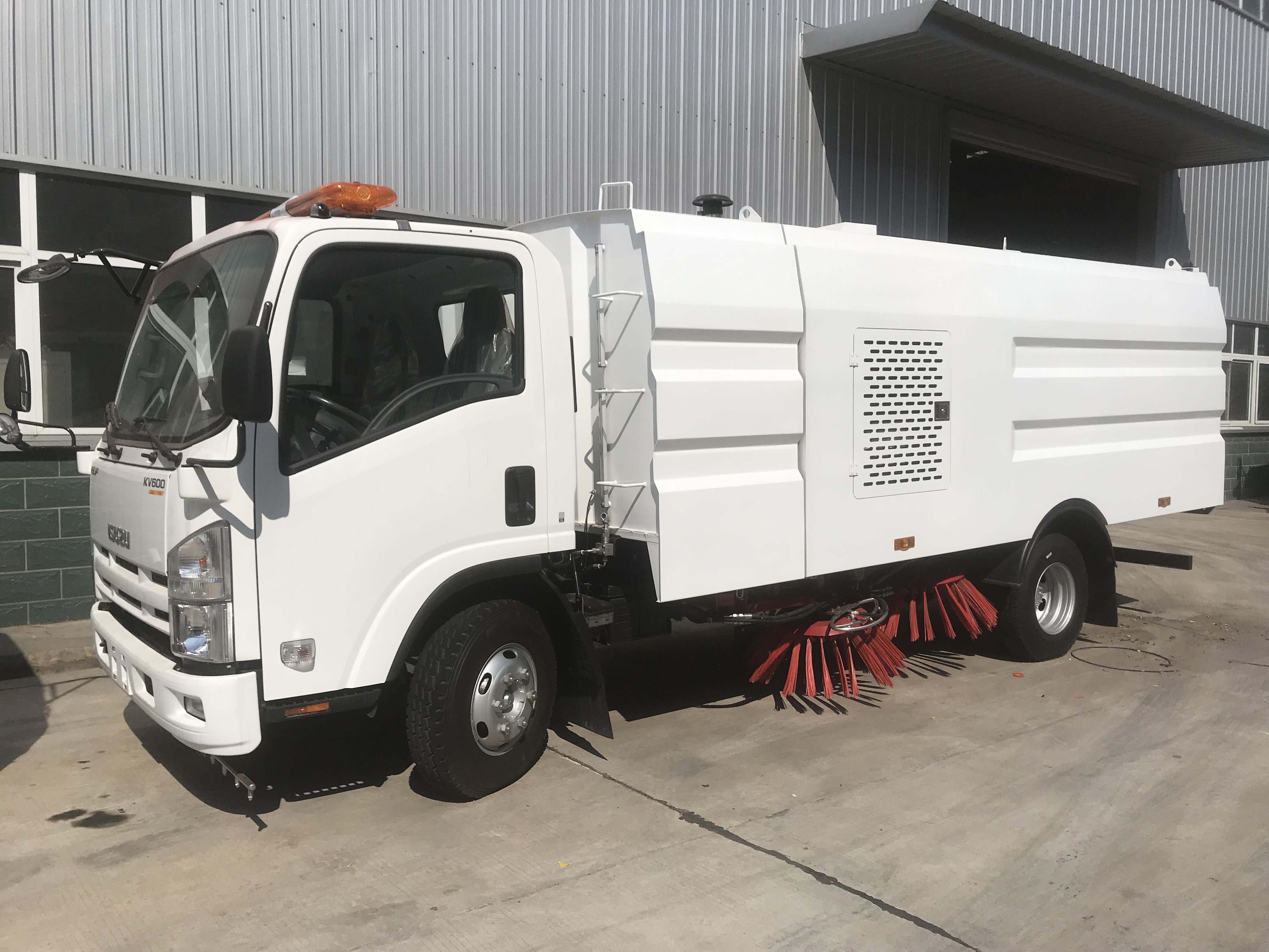 reliable ISUZU street sweeper truck for sale
