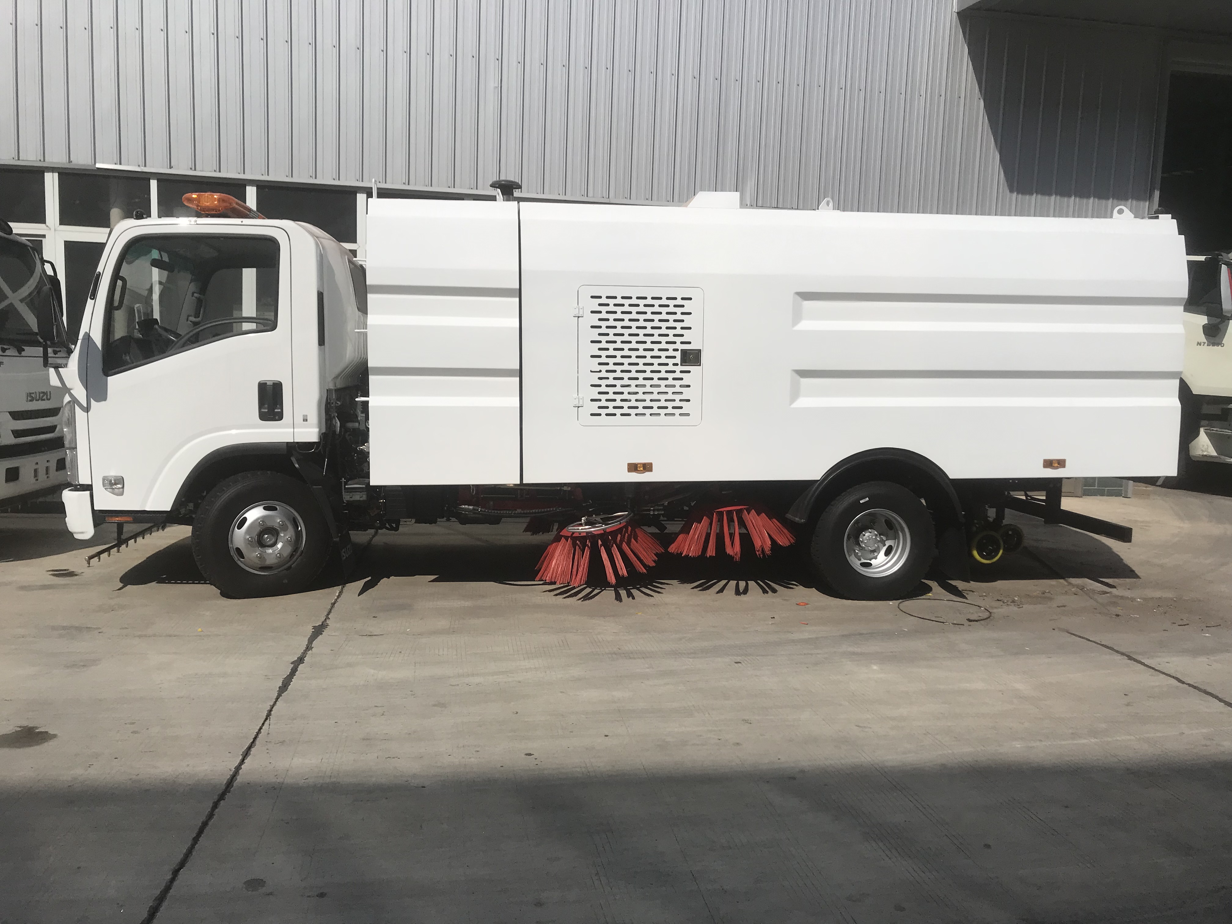 reliable ISUZU street sweeper truck for sale