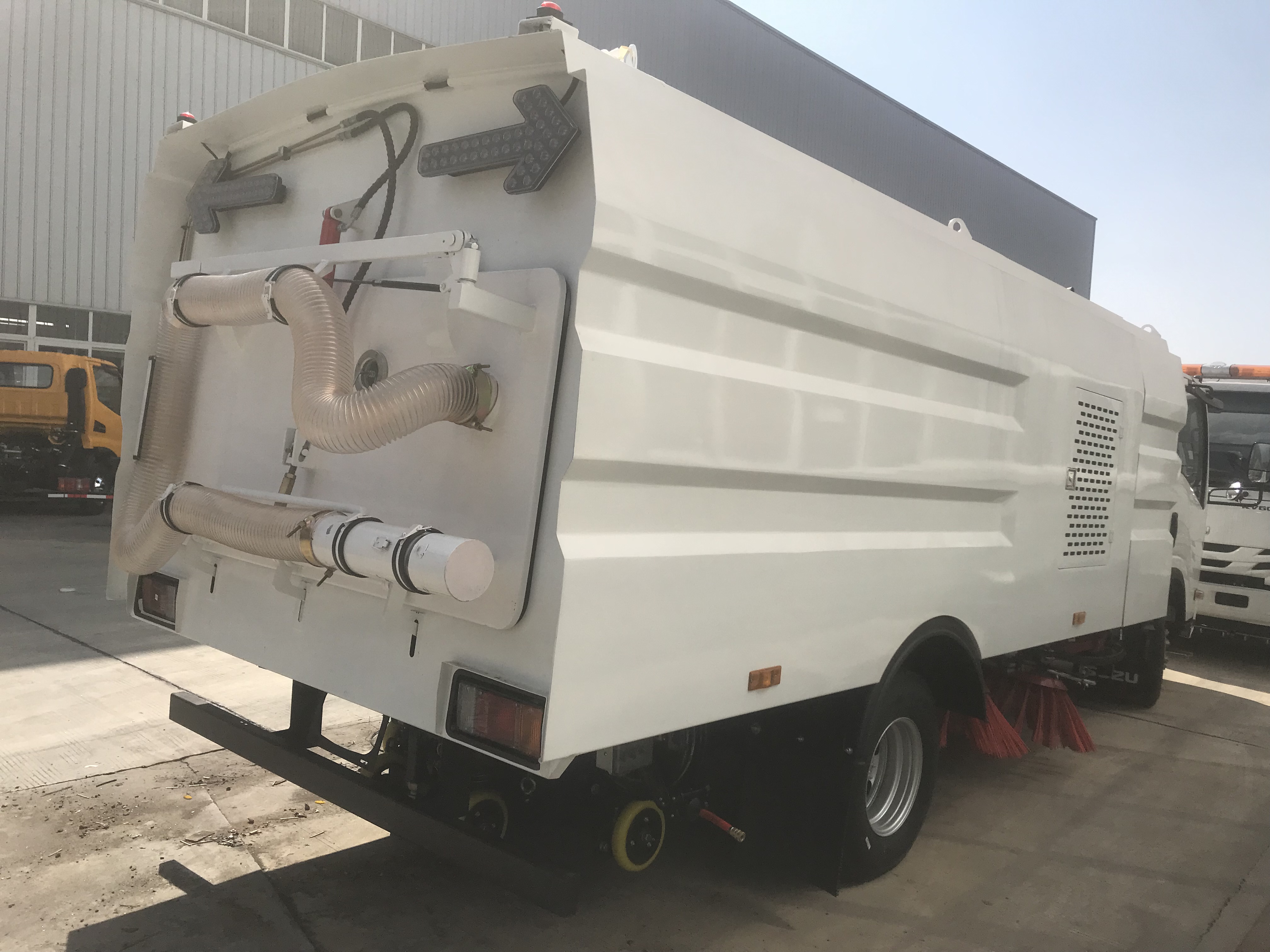 reliable ISUZU street sweeper truck for sale