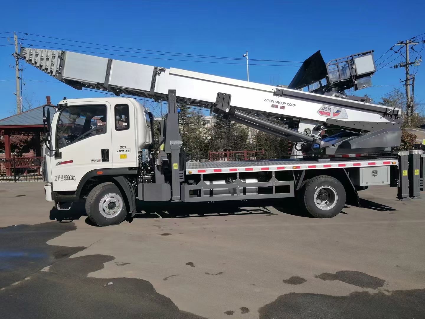 aerial ladder truck
