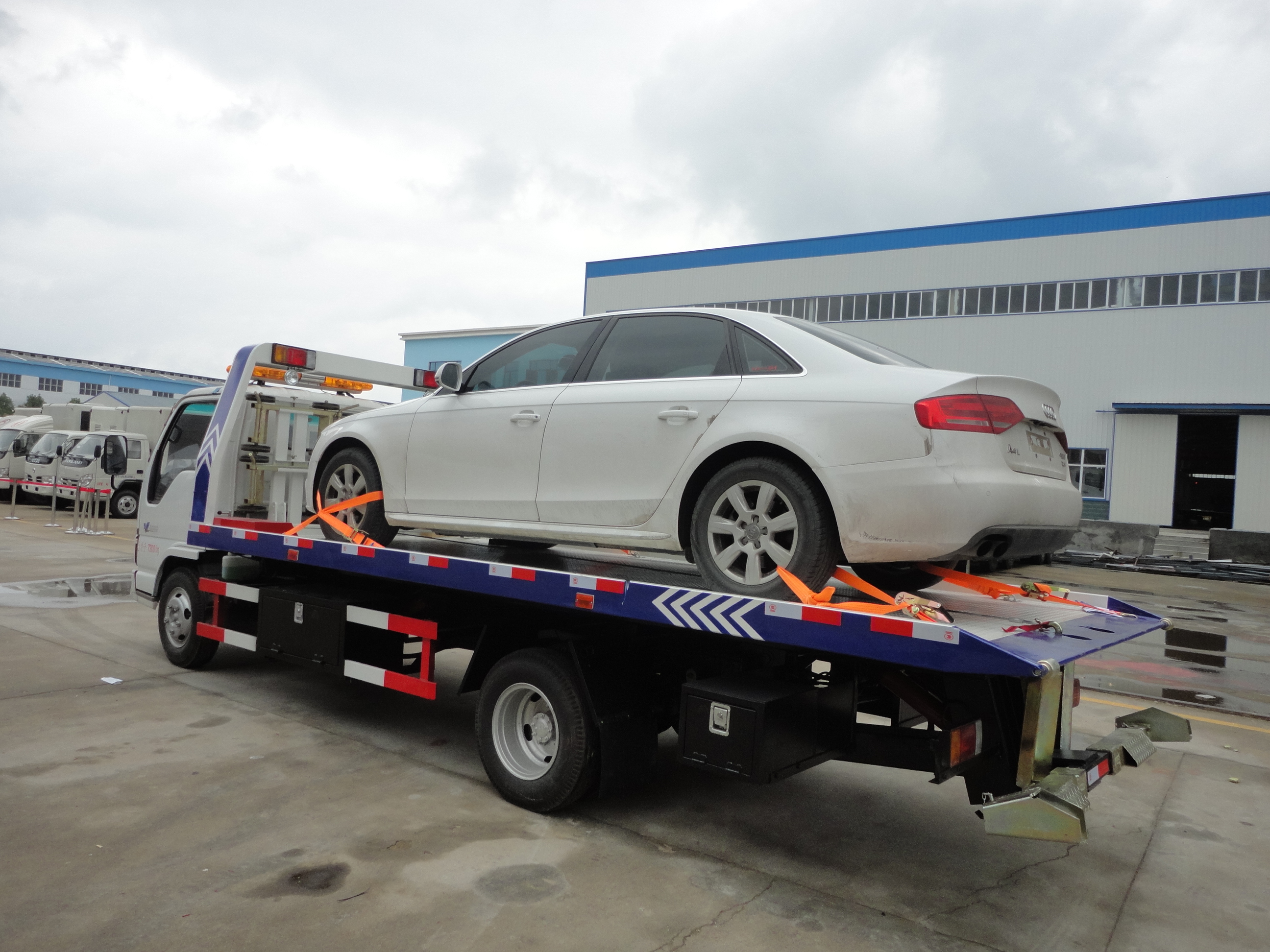 DONGFENG 4*2 RHD 3T flatbed wrecker towing truck for sale