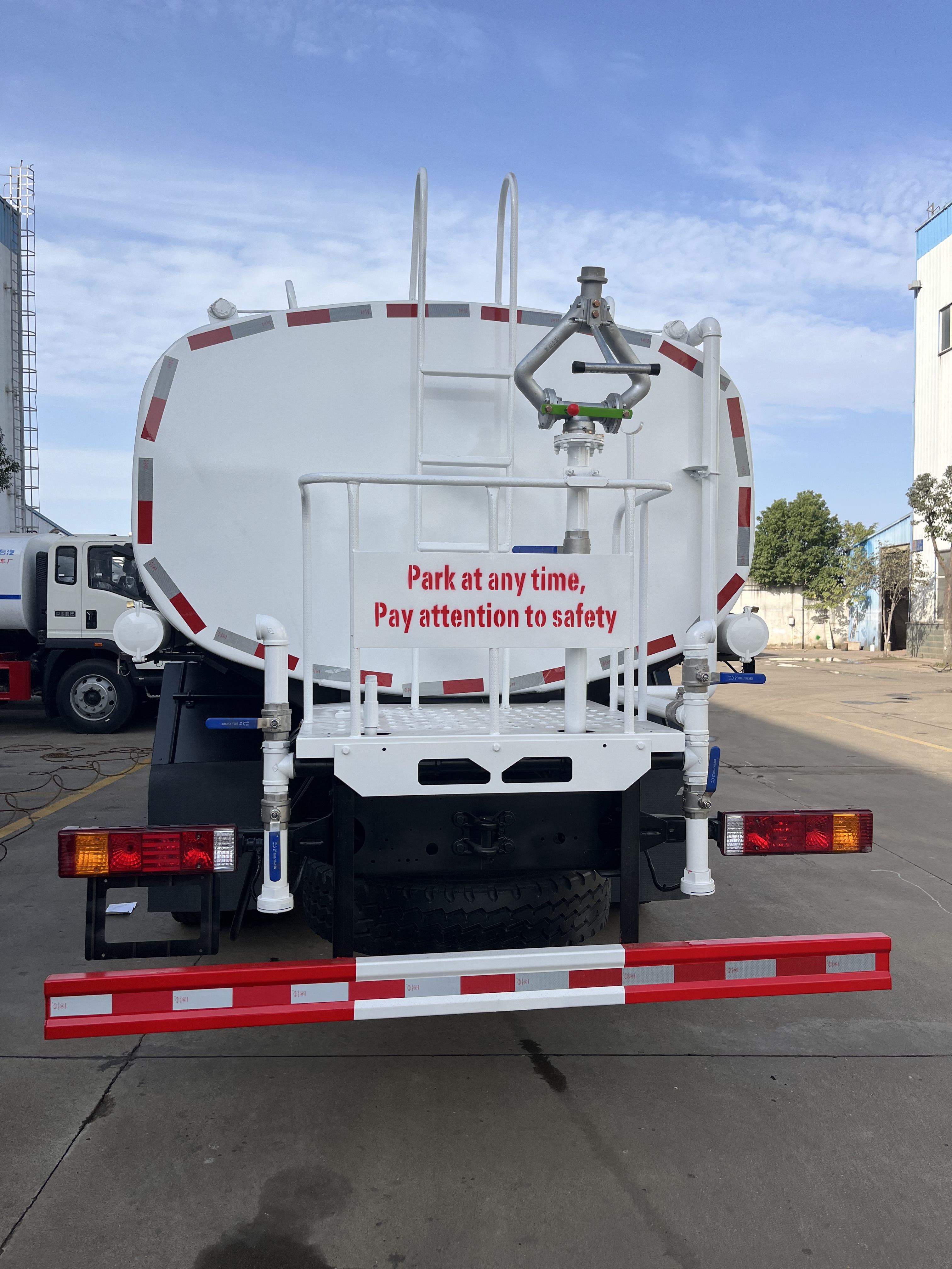 good price 20cbm 24cbm FAW water sprinkling truck for sale