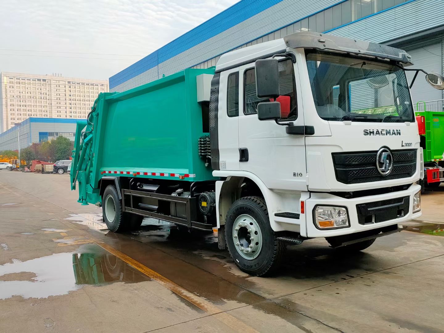SHACMAN 4X2 Compactor Garbage Truck for sale