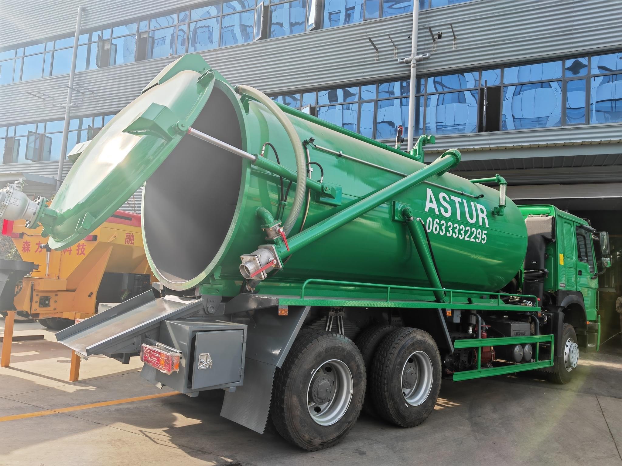sewage suction truck