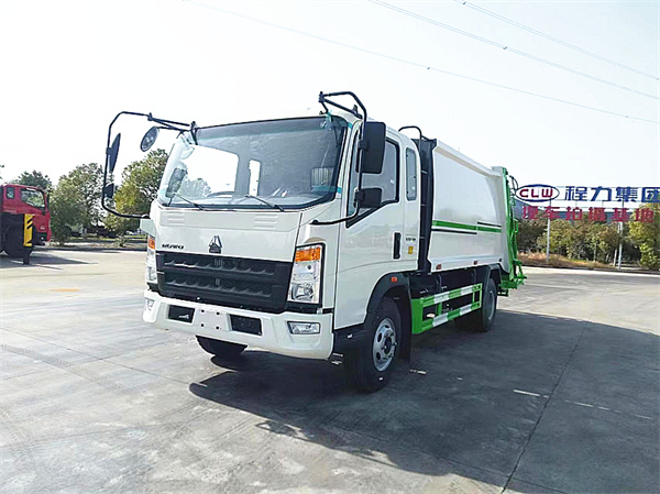 HOWO garbage truck-5 ton mini compactor garbage truck