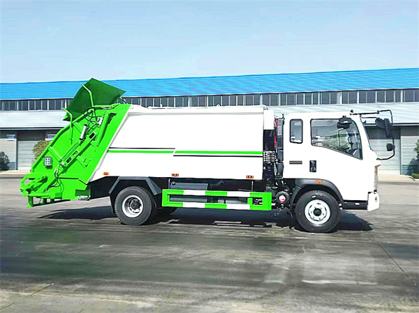 HOWO garbage truck-5 ton mini compactor garbage truck