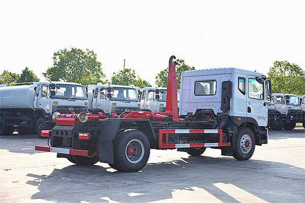 Camion à ordures Dongfeng 153, camion à ordures à bras articulé de 15 tonnes