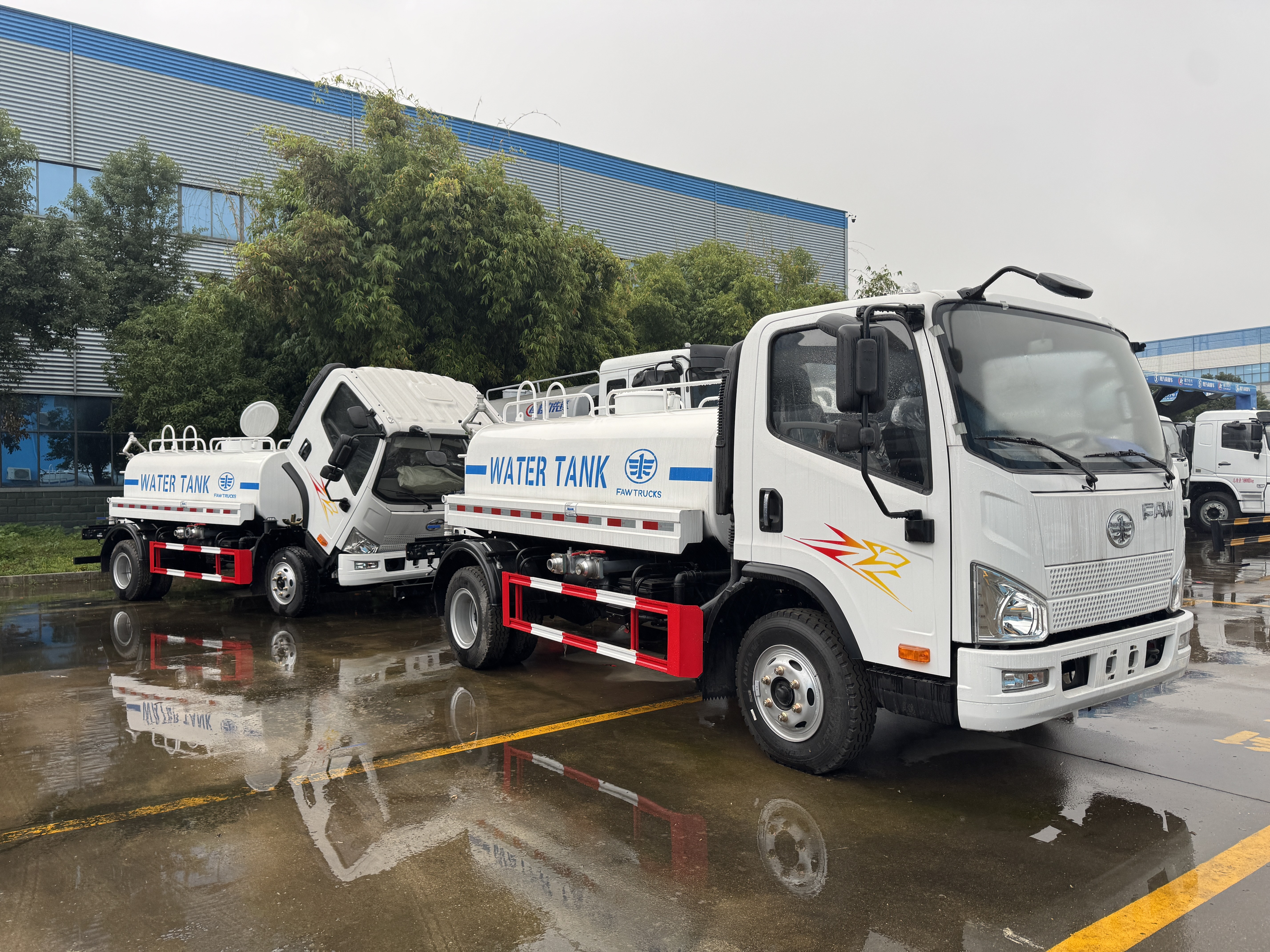 Hubei's Largest Water Tank Truck Production Base: Annual Output Exceeds 10,000 Units, Setting a New Benchmark for the Industry