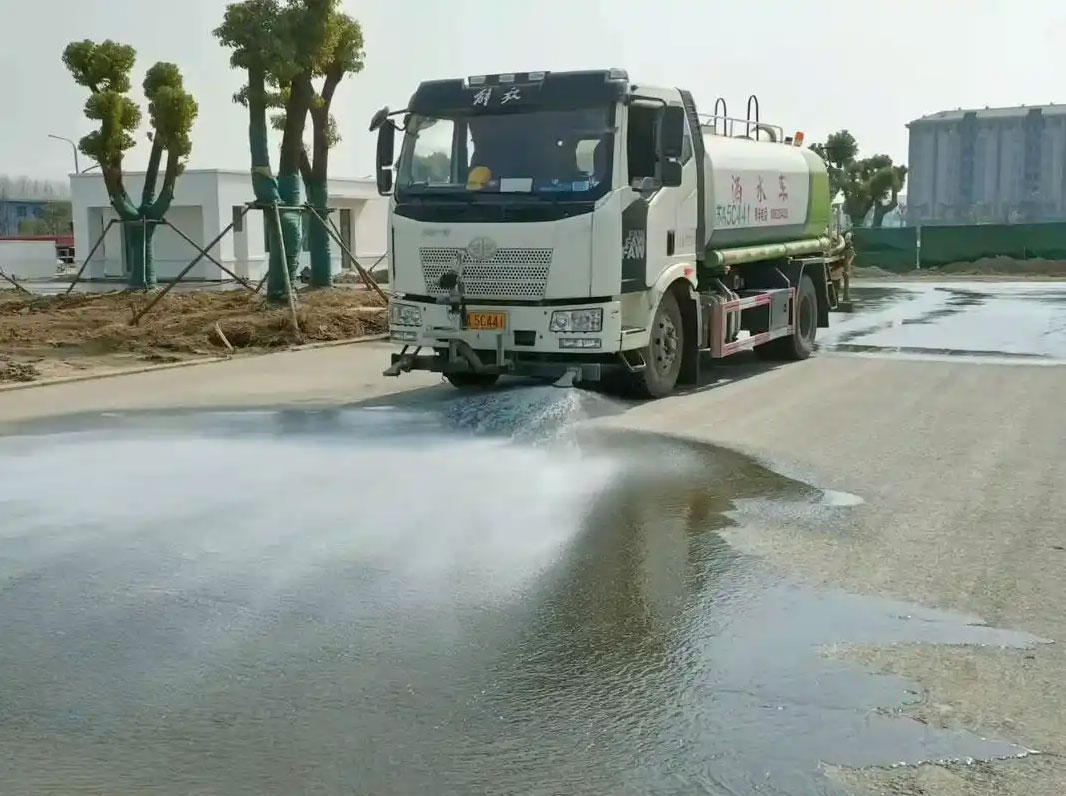 Construire un avenir meilleur : les camions-citernes du Hubei contribuent à la sécurité mondiale de l'eau