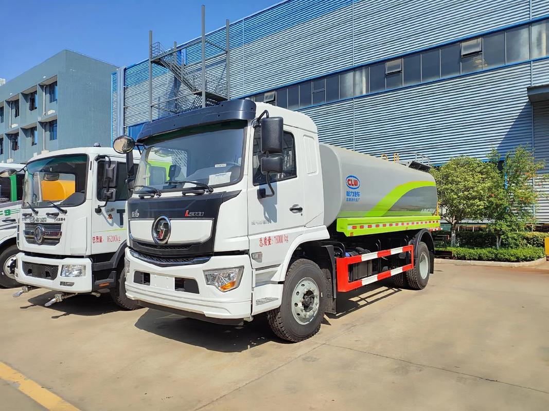 Hubei's Water Tanker Trucks Enjoy China's Export Tax Rebates, Lowering Costs for Buyers
