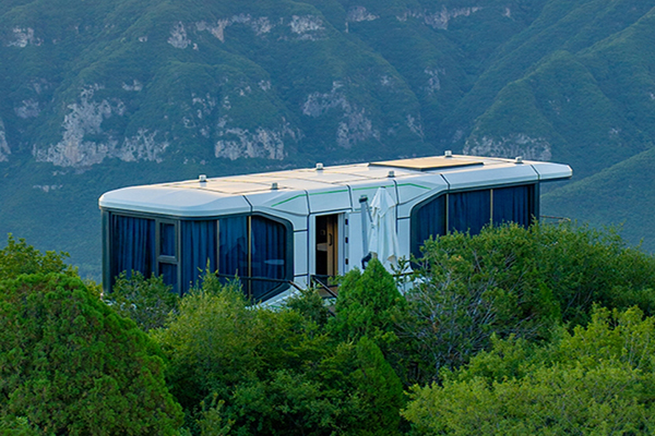 Exquisite life experience of space capsule home-stay