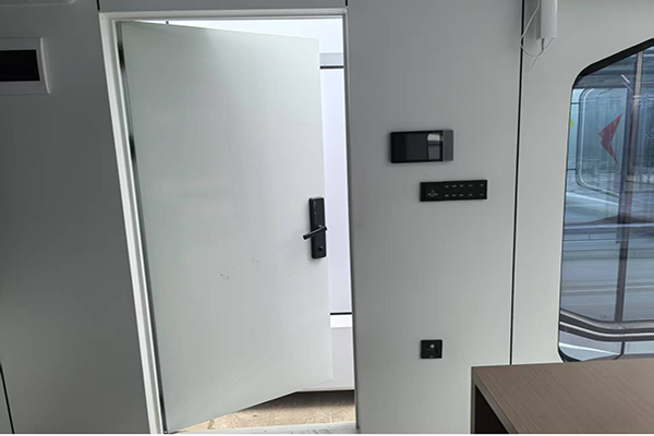 luxury capsule house