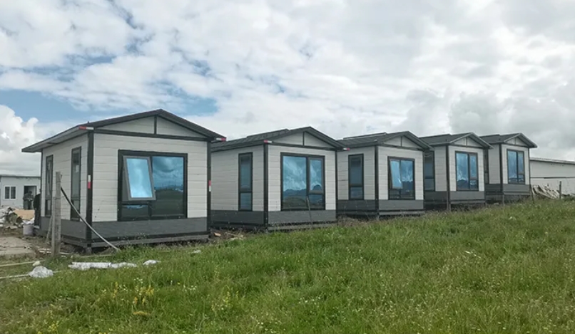 Dry-type packaged mobile toilets