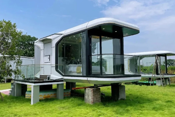 mobile space capsule