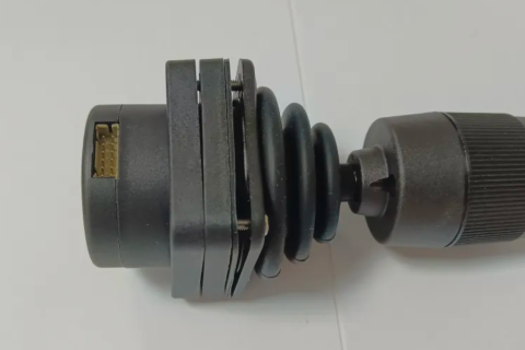 La anatomía de un joystick industrial de alto rendimiento