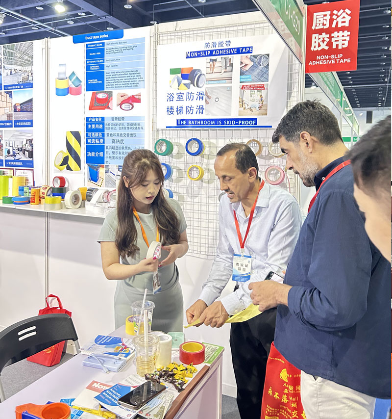 Green spray paint Safe-Release Crepe Paper Green spray paint Safe-Release Crepe Paper