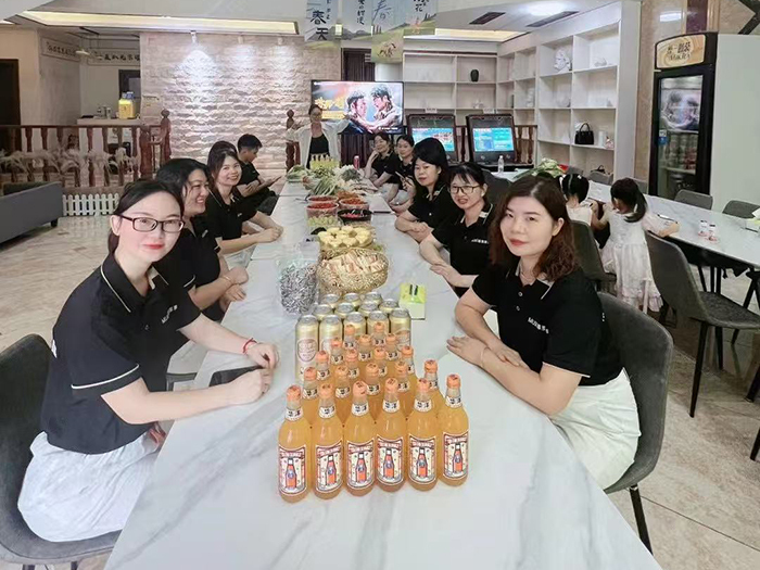 29-09-2020 Activități de construcție ale grupului Rainbow Furniture Company