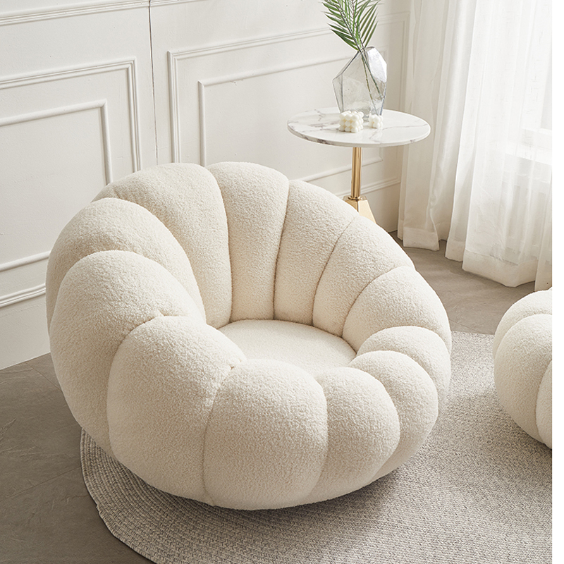 Cómodo sillón giratorio para sala de estar