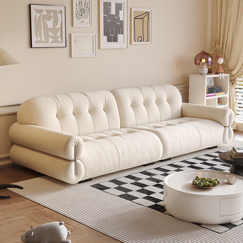 Canapea ieftină cu 3 locuri în living, din piele neagră