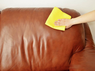 Cuidado de sofás de cuero: limpieza y mantenimiento adecuados