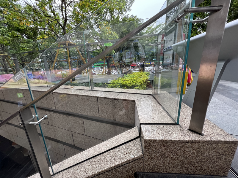 Irregular Shape Glass