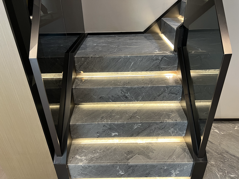 outdoor glass railing