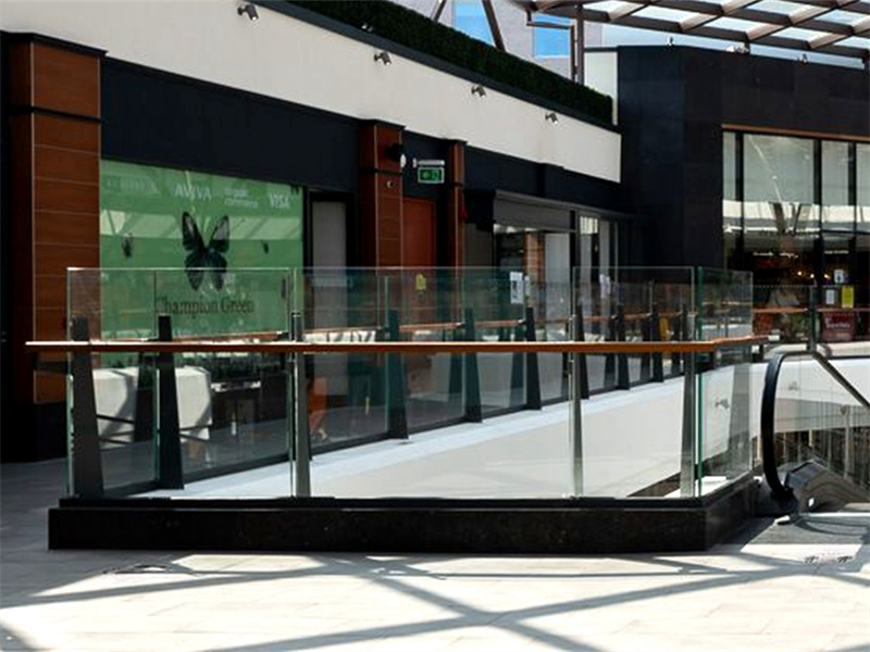 durable heat-strengthened glass