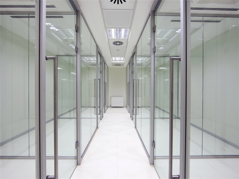 durable heat-strengthened glass