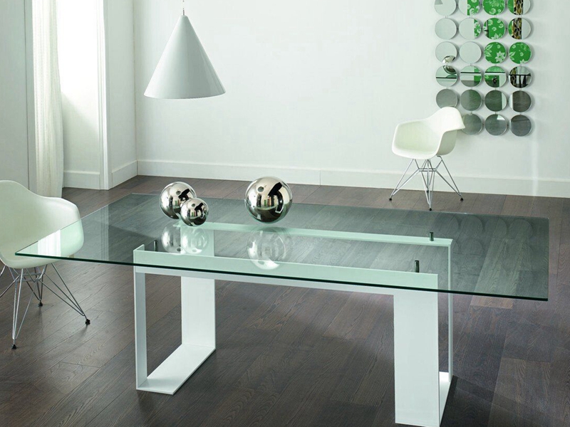 heat-strengthened glass desktop