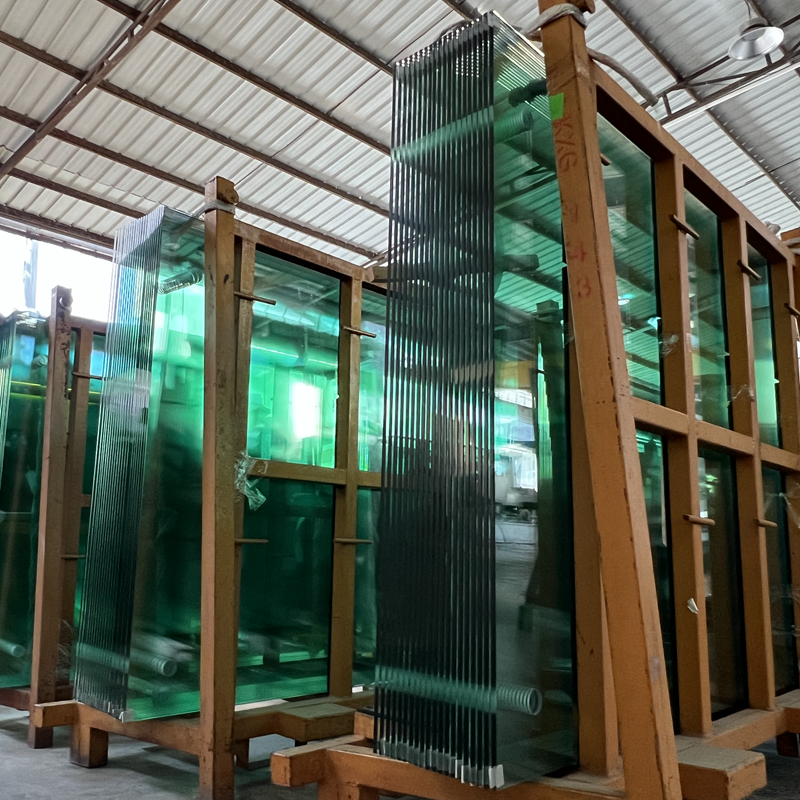 Jumbo Heat-Soaked Tempered Glass Partitions for Offices