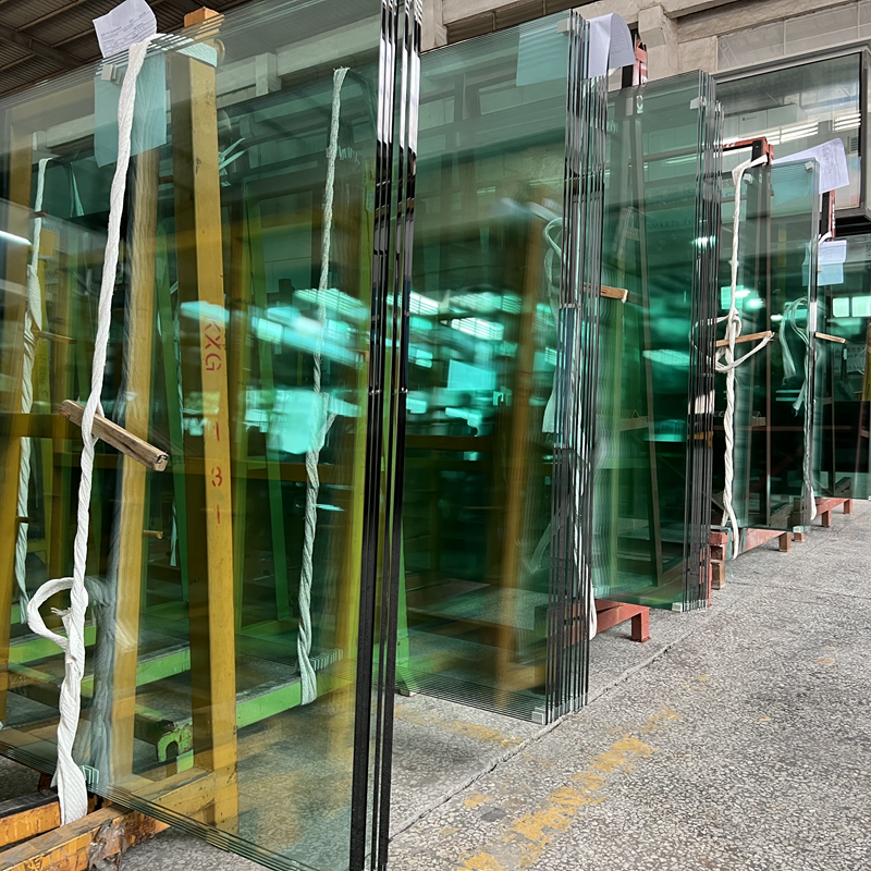 Jumbo Heat-Soaked Tempered Glass Partitions for Offices