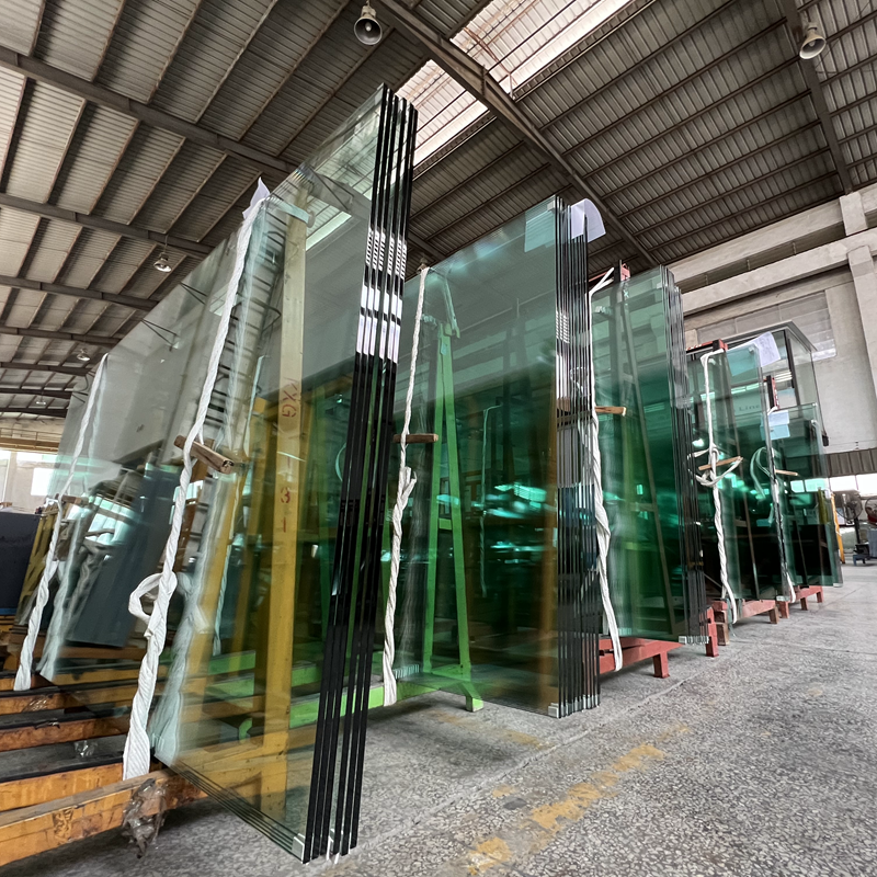 Jumbo Heat-Soaked Tempered Glass Partitions for Offices