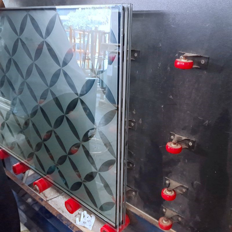 Energy saving heat proof sound proof frosted insulating glass