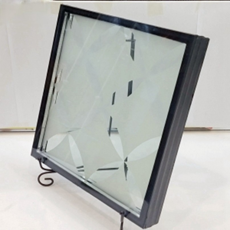 Triple insulating glazing glass for windows