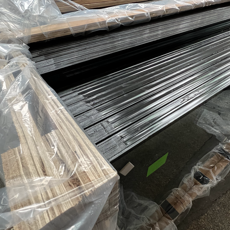 Triple insulating glazing glass for windows