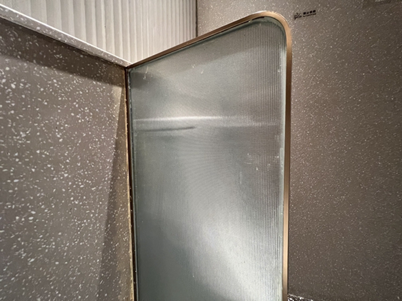 fluted glass