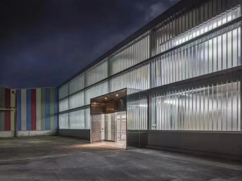 glass curtain wall