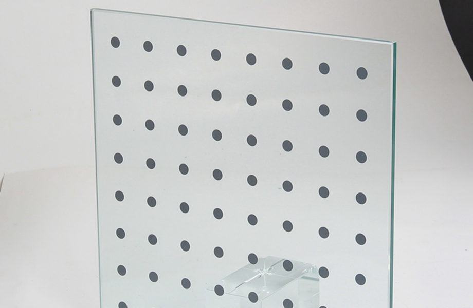 bird against dot effect glass bird against dot effect glass